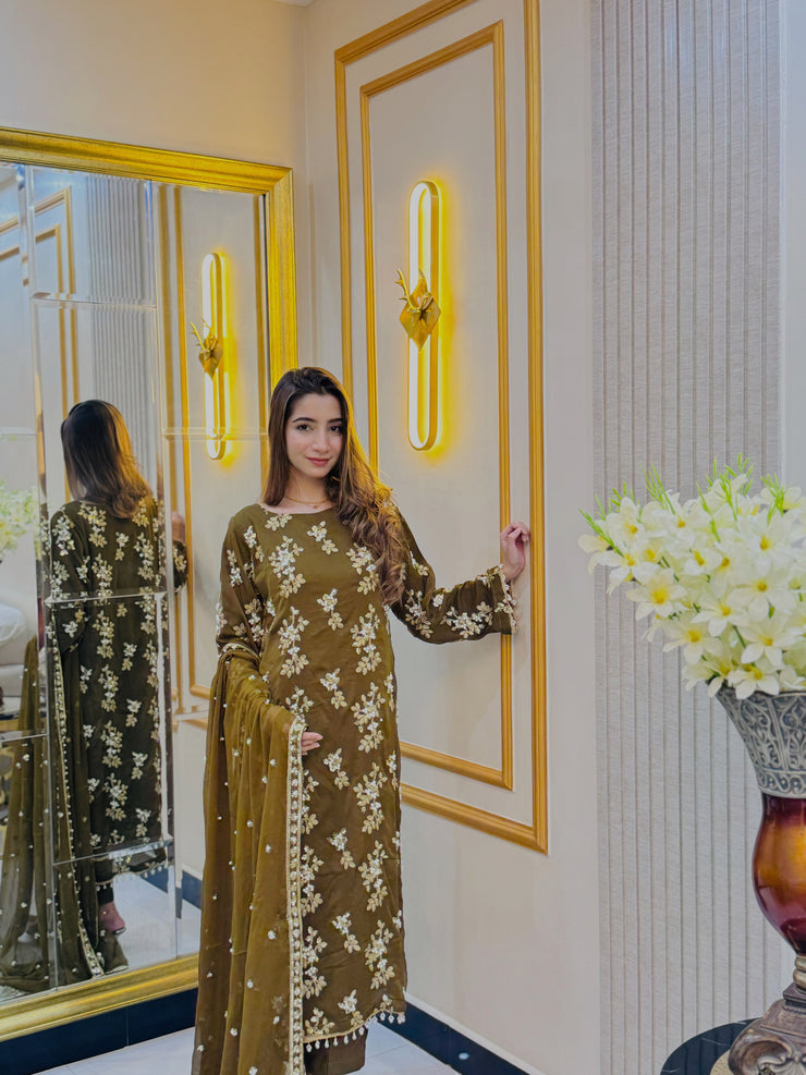 3 Piece Embroidered Chiffon Party wear Pakistani Dress | Umnaa